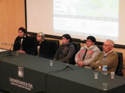 De izquierda a derecha, Juana Cuante y Millaray Huichalaf